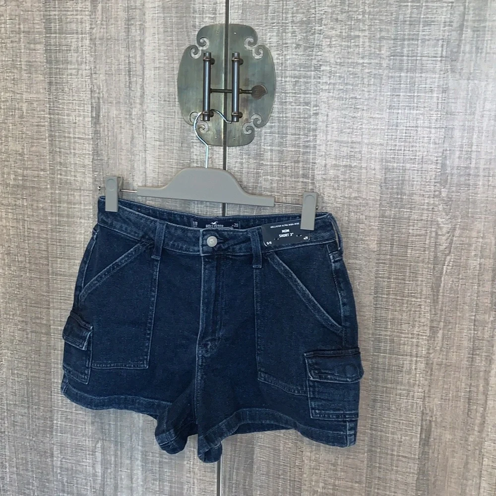 Hollister Ultra High Rise Mom Shorts‎
